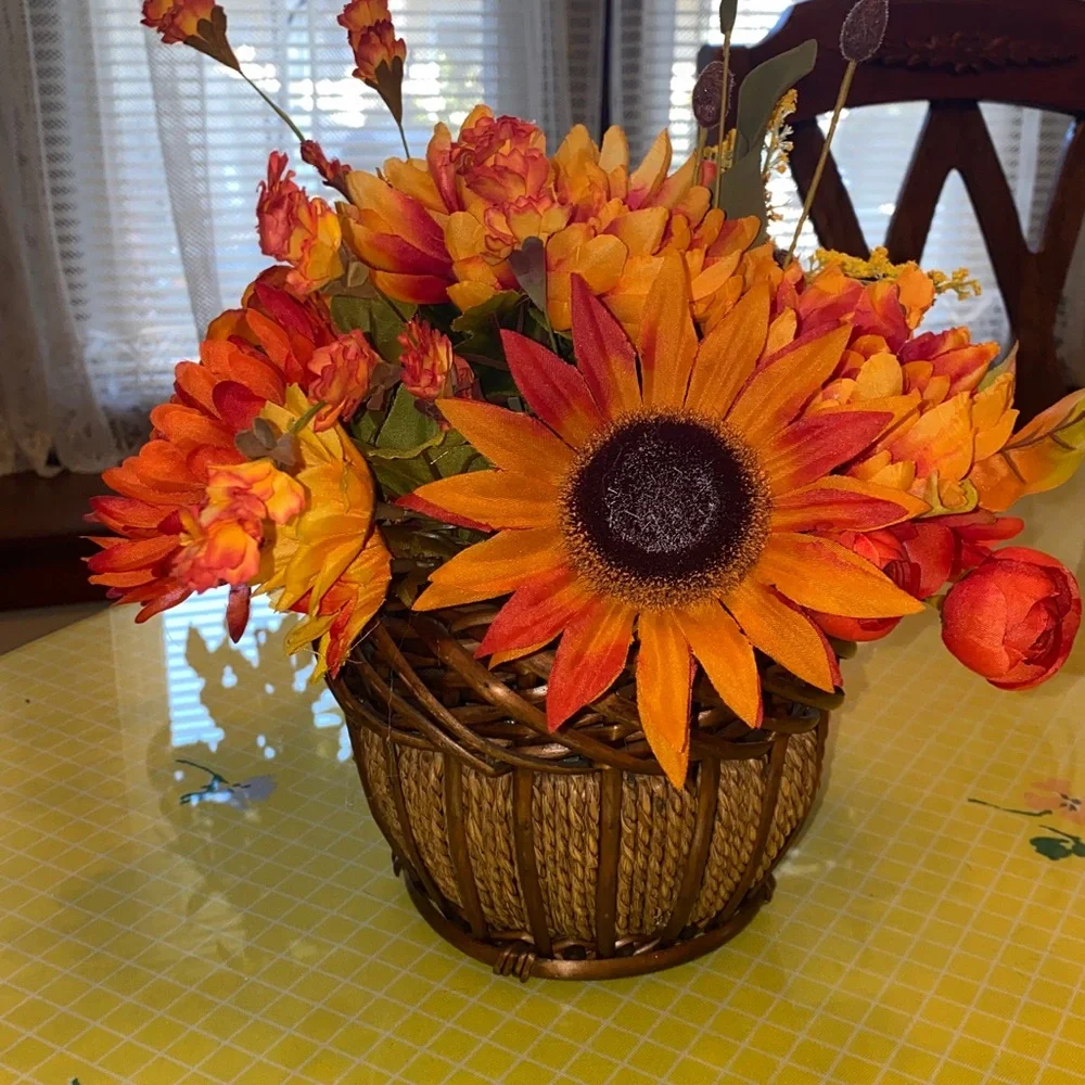 Fall Thanksgiving Flower Arrangement Basket *Free Gift With Purchase*